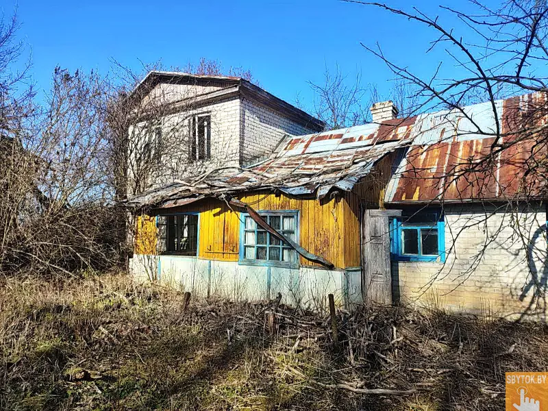 Продам 2-этажный дом на берегу озера Свирь в г.п. Свирь.