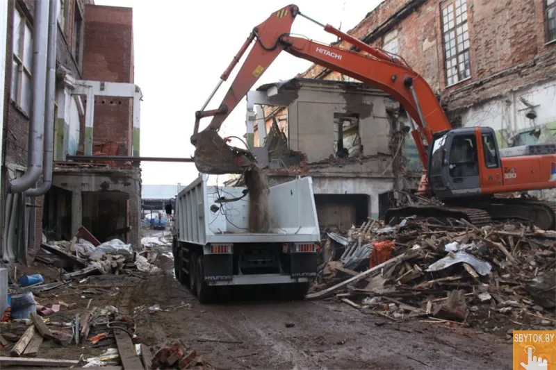 Вывоз строительного мусора при демонтаже зданий и сооружений