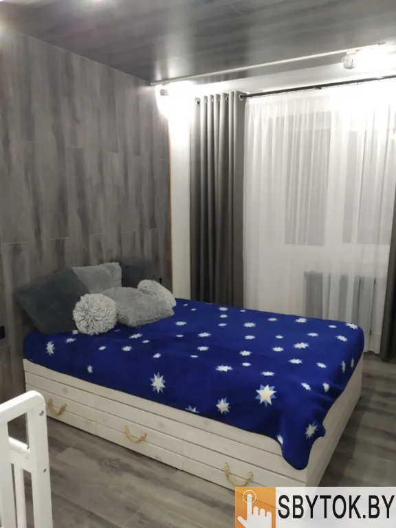 Укладка ламината, монтаж плинтусов